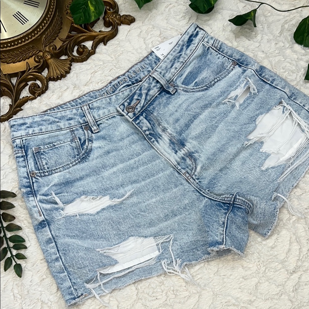 NWT American Eagle Mom Jean Shorts
